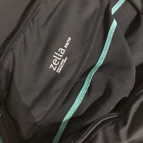 🆕- Zella printed and mesh leggings 💖 - Picture 11 of 11